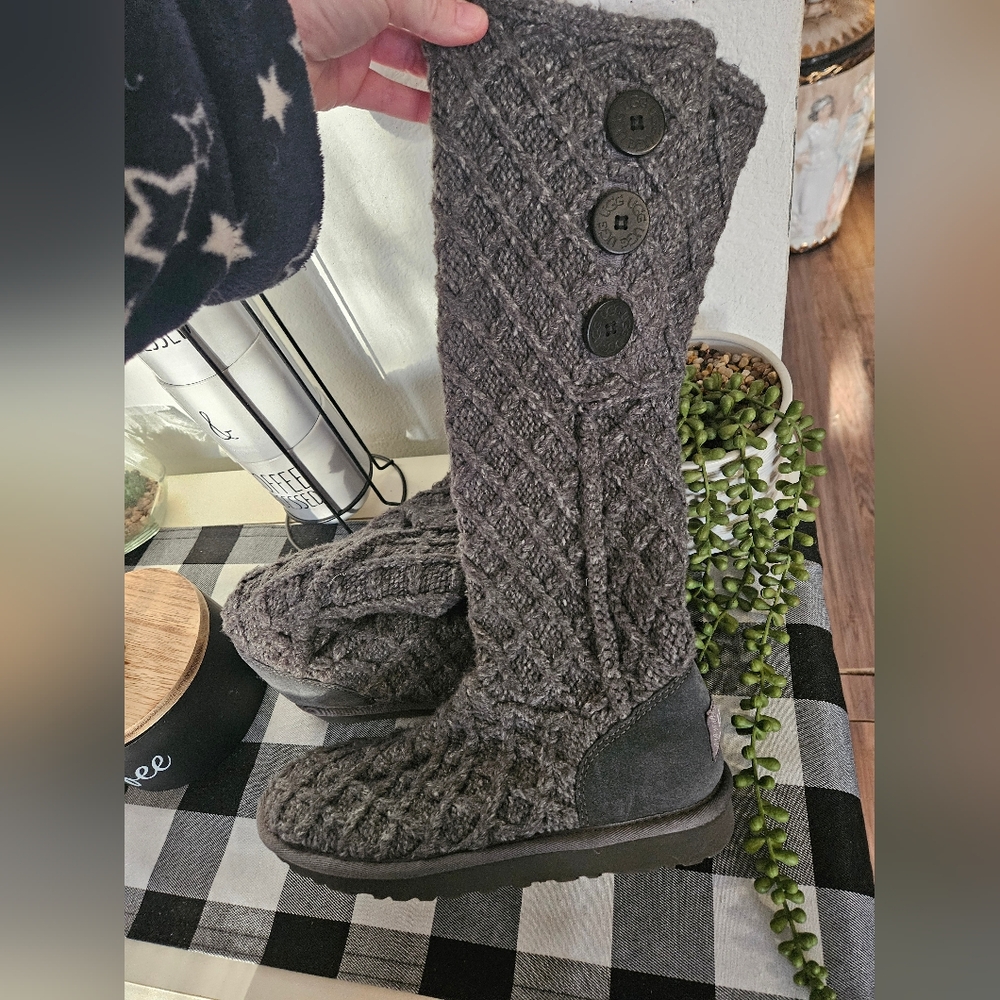 UGG Sweater Style Boots - Picture 4 of 5